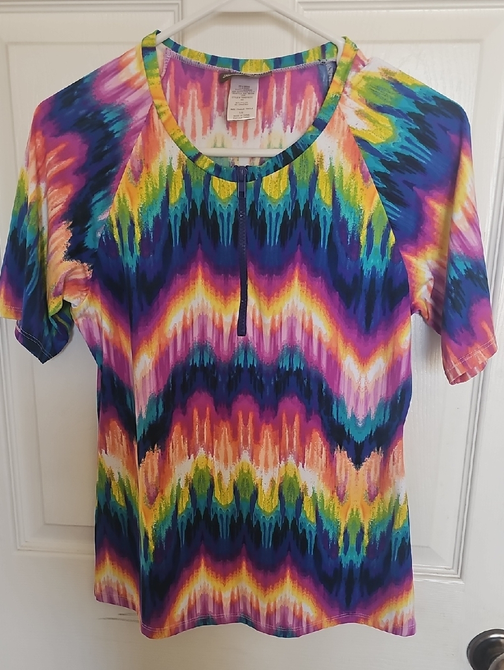 Tommy Bahama Vibrant Multicolor Chevron Short Sleeve Top